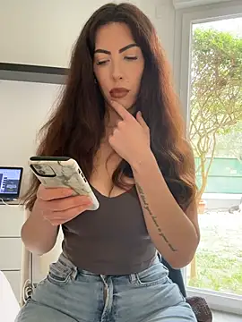 Eyline online show from 04-12-26, 09:36