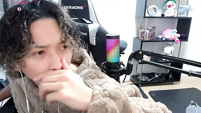 Snapshot of Shizukuu chatting on 03-15-25, 06:32 Shizukuu online show from 03-15-25, 06:32