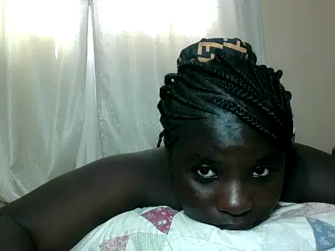 hotebbbyy online show from 12-21-25, 07:04