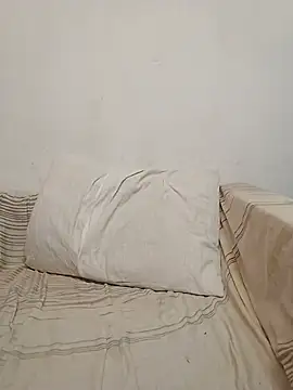 Snapshot of Shaali_Ang chatting on 06-20-26, 01:09 Shaali Ang online show from 06-20-26, 01:09