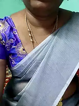 Snapshot of kasmika_kasmika chatting on 02-12-25, 04:22 kasmika kasmika online show from 02-12-25, 04:22