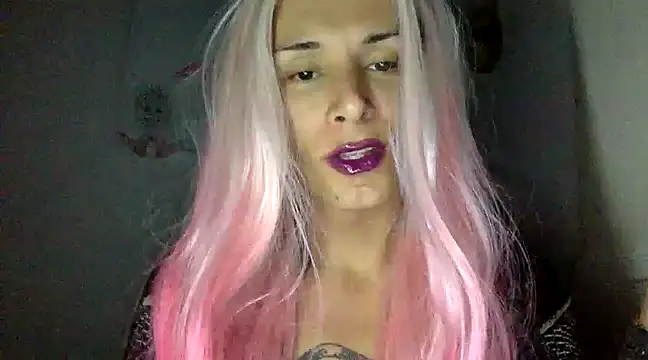 Snapshot of Thematrioshkaoficial24 chatting on 12-07-24, 03:25 Thematrioshkaoficial24 online show from 12-07-24, 03:25