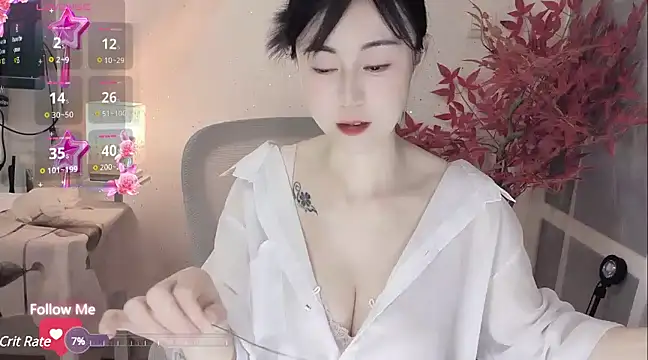 Snapshot of Lisa-s chatting on 03-05-25, 12:55 Lisa-s online show from 03-05-25, 12:55