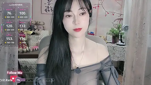 Snapshot of Lisa-s chatting on 10-17-25, 01:57 Lisa-s online show from 10-17-25, 01:57