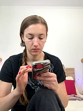 KateRedgar online show from 11-08-25, 09:53