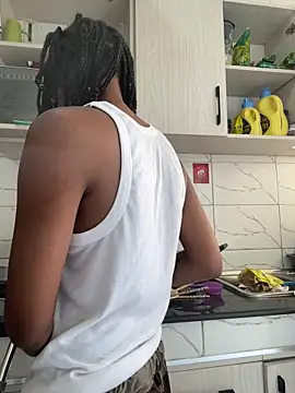 Snapshot of monic421 chatting on 11-16-25, 08:31 monic421 online show from 11-16-25, 08:31