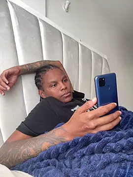 Snapshot of monic421 chatting on 03-02-26, 08:21 monic421 online show from 03-02-26, 08:21