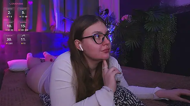 Snapshot of Mia__Peach chatting on 12-05-24, 10:12 Mia Peach online show from 12-05-24, 10:12