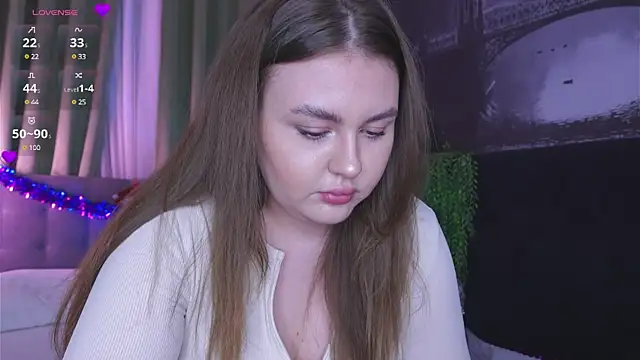 Snapshot of Mia__Peach chatting on 12-24-24, 04:11 Mia Peach online show from 12-24-24, 04:11