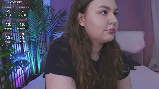 Snapshot of Mia__Peach chatting on 01-13-25, 09:09 Mia Peach online show from 01-13-25, 09:09