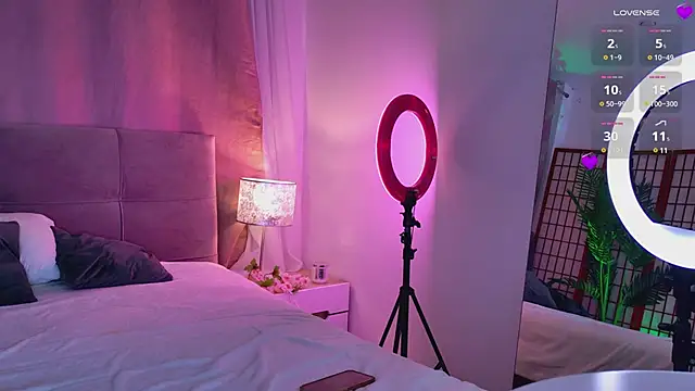 Snapshot of Mia__Peach chatting on 01-16-25, 09:30 Mia Peach online show from 01-16-25, 09:30