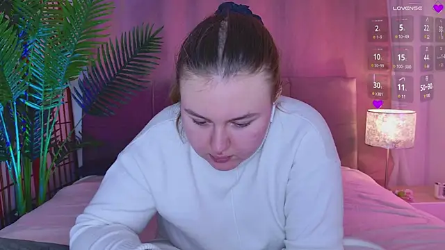 Snapshot of Mia__Peach chatting on 01-22-25, 04:02 Mia Peach online show from 01-22-25, 04:02