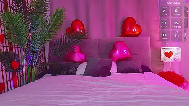 Snapshot of Mia__Peach chatting on 02-12-25, 08:29 Mia Peach online show from 02-12-25, 08:29