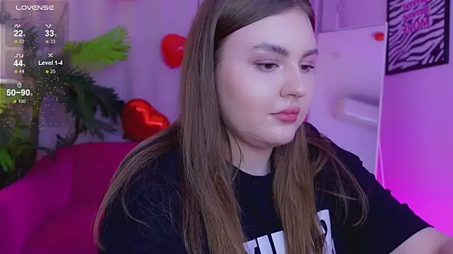 Snapshot of Mia__Peach chatting on 02-15-25, 03:42 Mia Peach online show from 02-15-25, 03:42