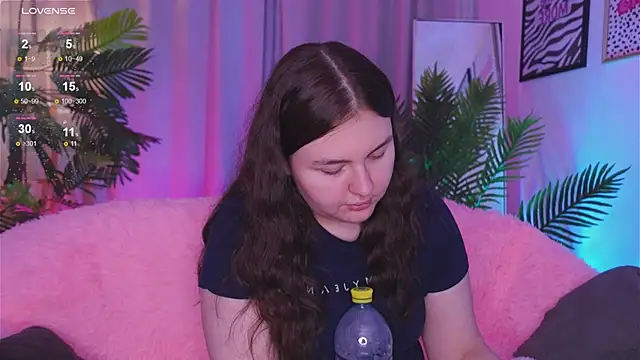 Snapshot of Mia__Peach chatting on 03-10-25, 01:45 Mia Peach online show from 03-10-25, 01:45