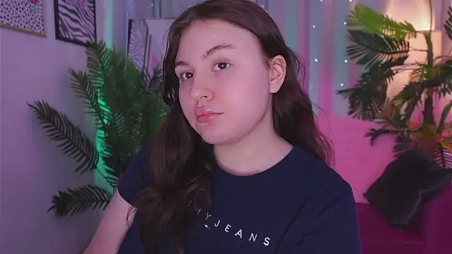 Snapshot of Mia__Peach chatting on 03-13-25, 01:43 Mia Peach online show from 03-13-25, 01:43