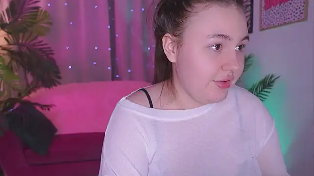 Snapshot of Mia__Peach chatting on 03-20-25, 07:14 Mia Peach online show from 03-20-25, 07:14