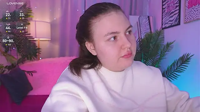 Snapshot of Mia__Peach chatting on 03-23-25, 12:36 Mia Peach online show from 03-23-25, 12:36