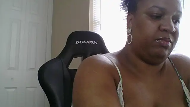 Snapshot of Badgirlbrittt chatting on 10-03-25, 04:59 Badgirlbrittt online show from 10-03-25, 04:59