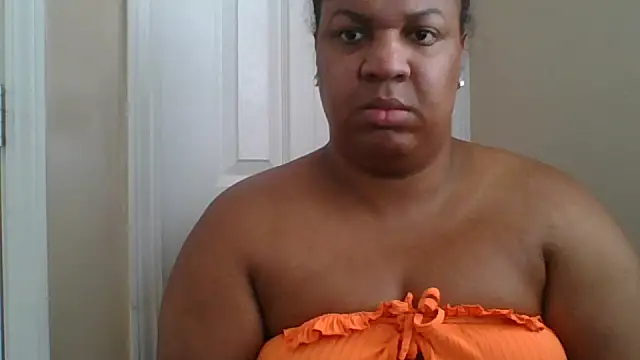 Snapshot of Badgirlbrittt chatting on 12-16-25, 07:30 Badgirlbrittt online show from 12-16-25, 07:30