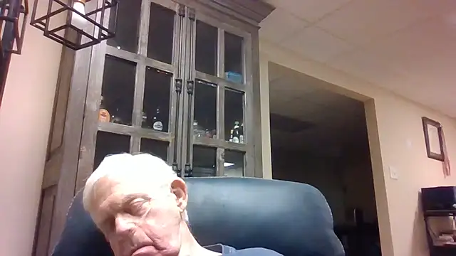 Snapshot of bootlegmanz chatting on 06-16-26, 04:09 bootlegmanz online show from 06-16-26, 04:09