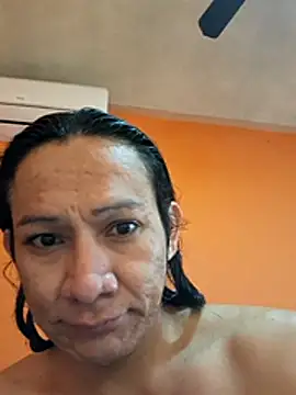 miicheele32 online show from 11-05-25, 09:48