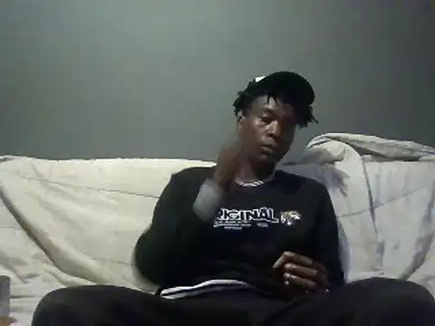 Snapshot of SmallGoodNutts chatting on 02-07-25, 04:37 SmallGoodNutts online show from 02-07-25, 04:37