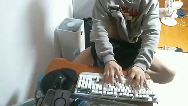 Snapshot of Stellan_0412 chatting on 02-10-26, 04:22 Stellan 0412 online show from 02-10-26, 04:22