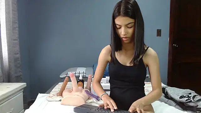 LiaOrtiz69 online show from 12-10-24, 07:32