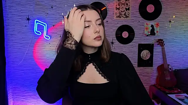 Snapshot of GloriaElmer chatting on 12-02-24, 06:32 GloriaElmer online show from 12-02-24, 06:32