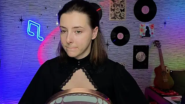 Snapshot of GloriaElmer chatting on 12-04-24, 03:21 GloriaElmer online show from 12-04-24, 03:21