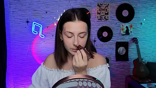 Snapshot of GloriaElmer chatting on 12-06-24, 05:42 GloriaElmer online show from 12-06-24, 05:42