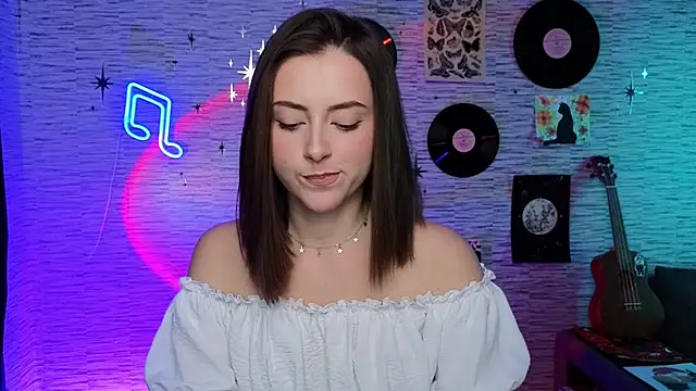 Snapshot of GloriaElmer chatting on 12-06-24, 08:48 GloriaElmer online show from 12-06-24, 08:48