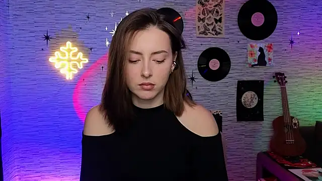 Snapshot of GloriaElmer chatting on 12-09-24, 06:03 GloriaElmer online show from 12-09-24, 06:03