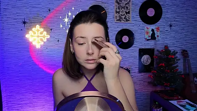 Snapshot of GloriaElmer chatting on 12-13-24, 06:10 GloriaElmer online show from 12-13-24, 06:10