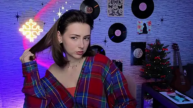 Snapshot of GloriaElmer chatting on 12-13-24, 09:13 GloriaElmer online show from 12-13-24, 09:13