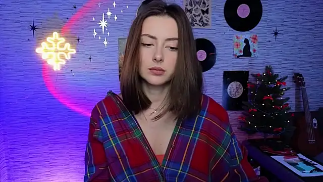 Snapshot of GloriaElmer chatting on 12-16-24, 02:05 GloriaElmer online show from 12-16-24, 02:05