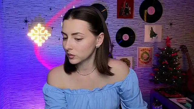 Snapshot of GloriaElmer chatting on 12-16-24, 05:11 GloriaElmer online show from 12-16-24, 05:11