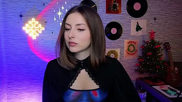 Snapshot of GloriaElmer chatting on 12-17-24, 09:07 GloriaElmer online show from 12-17-24, 09:07