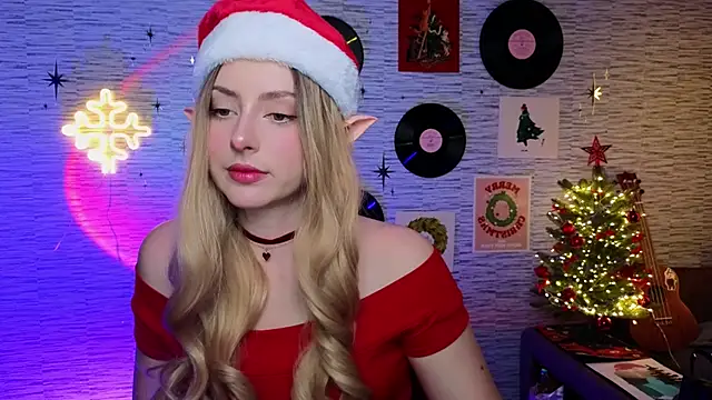 Snapshot of GloriaElmer chatting on 12-25-24, 04:32 GloriaElmer online show from 12-25-24, 04:32