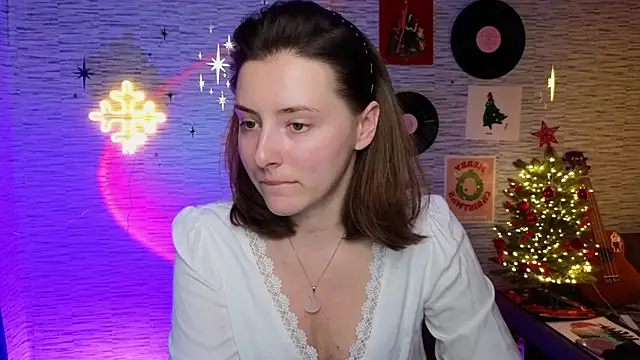 Snapshot of GloriaElmer chatting on 01-06-25, 03:08 GloriaElmer online show from 01-06-25, 03:08