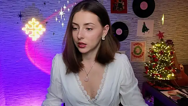 Snapshot of GloriaElmer chatting on 01-06-25, 06:10 GloriaElmer online show from 01-06-25, 06:10