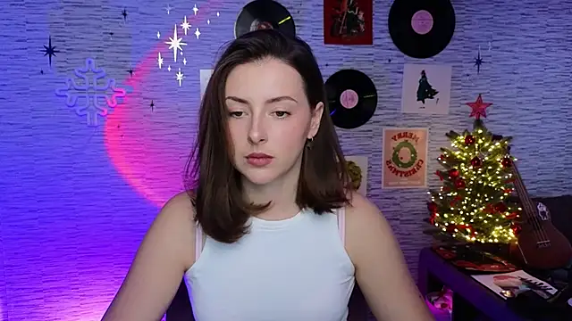 Snapshot of GloriaElmer chatting on 01-10-25, 12:47 GloriaElmer online show from 01-10-25, 12:47