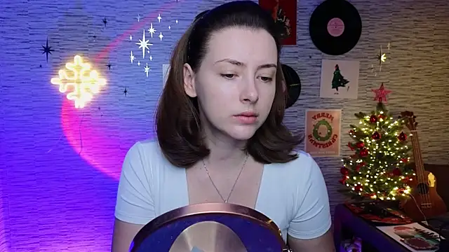 Snapshot of GloriaElmer chatting on 01-16-25, 07:28 GloriaElmer online show from 01-16-25, 07:28