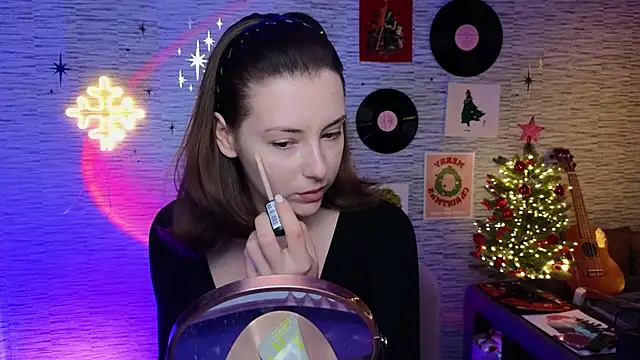 Snapshot of GloriaElmer chatting on 01-17-25, 08:02 GloriaElmer online show from 01-17-25, 08:02