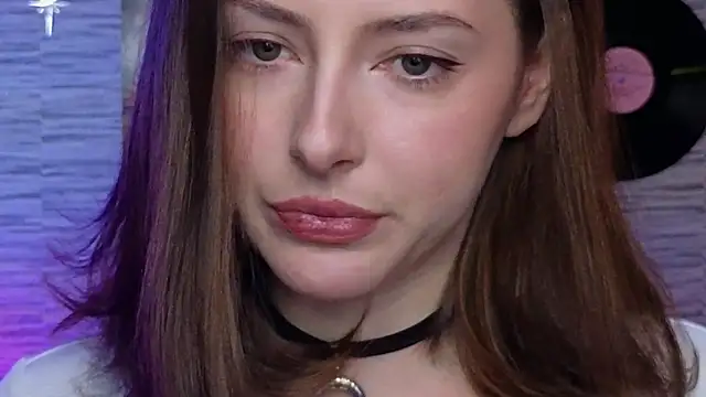 Snapshot of GloriaElmer chatting on 01-24-25, 12:31 GloriaElmer online show from 01-24-25, 12:31