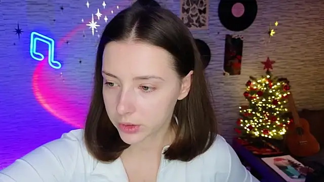 Snapshot of GloriaElmer chatting on 01-28-25, 08:36 GloriaElmer online show from 01-28-25, 08:36