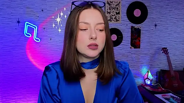 Snapshot of GloriaElmer chatting on 02-03-25, 09:52 GloriaElmer online show from 02-03-25, 09:52