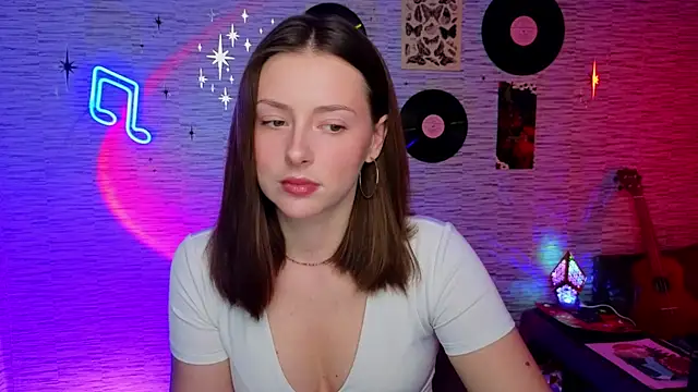 Snapshot of GloriaElmer chatting on 02-04-25, 11:05 GloriaElmer online show from 02-04-25, 11:05