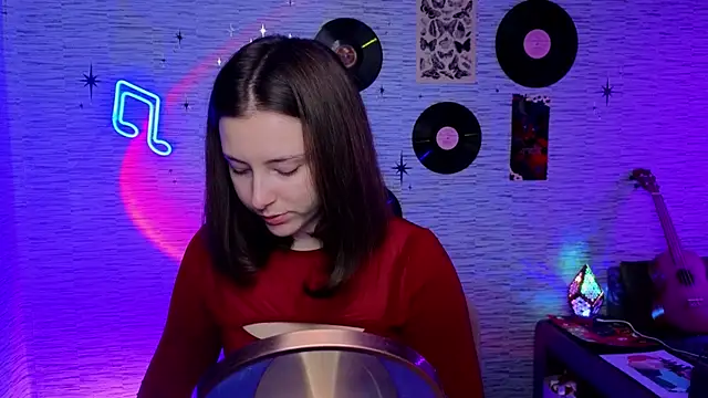 Snapshot of GloriaElmer chatting on 02-11-25, 07:23 GloriaElmer online show from 02-11-25, 07:23